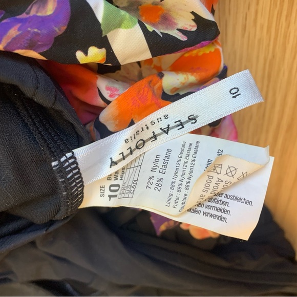 Floral Seafolly swimsuit - Picture 3 of 3